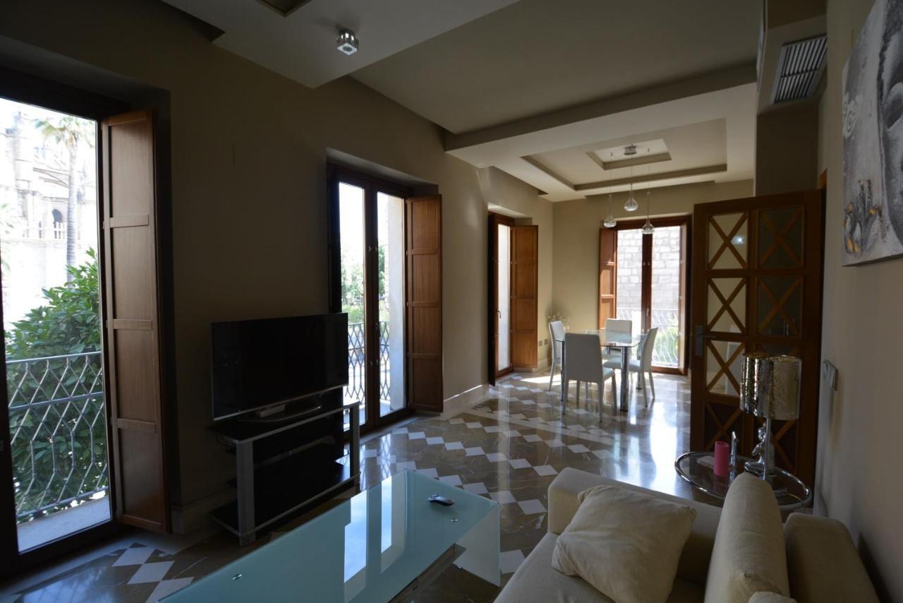 Luxury Apartment With Views To Alcazar, Cathedral And Giralda. เซบีญา ภายนอก รูปภาพ