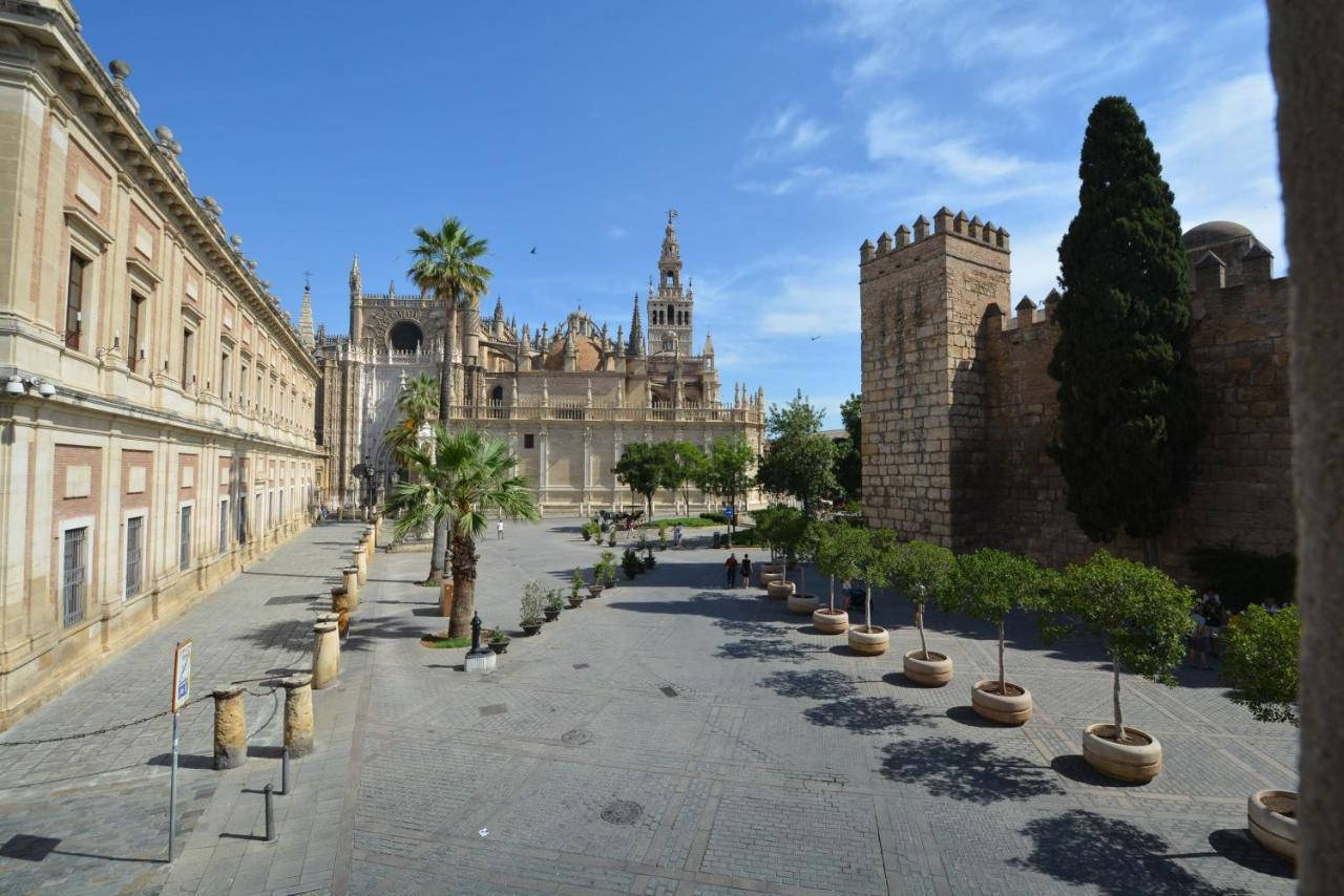 Luxury Apartment With Views To Alcazar, Cathedral And Giralda. เซบีญา ภายนอก รูปภาพ