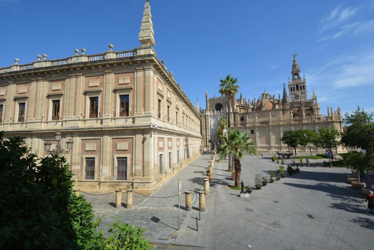 Luxury Apartment With Views To Alcazar, Cathedral And Giralda. เซบีญา ภายนอก รูปภาพ