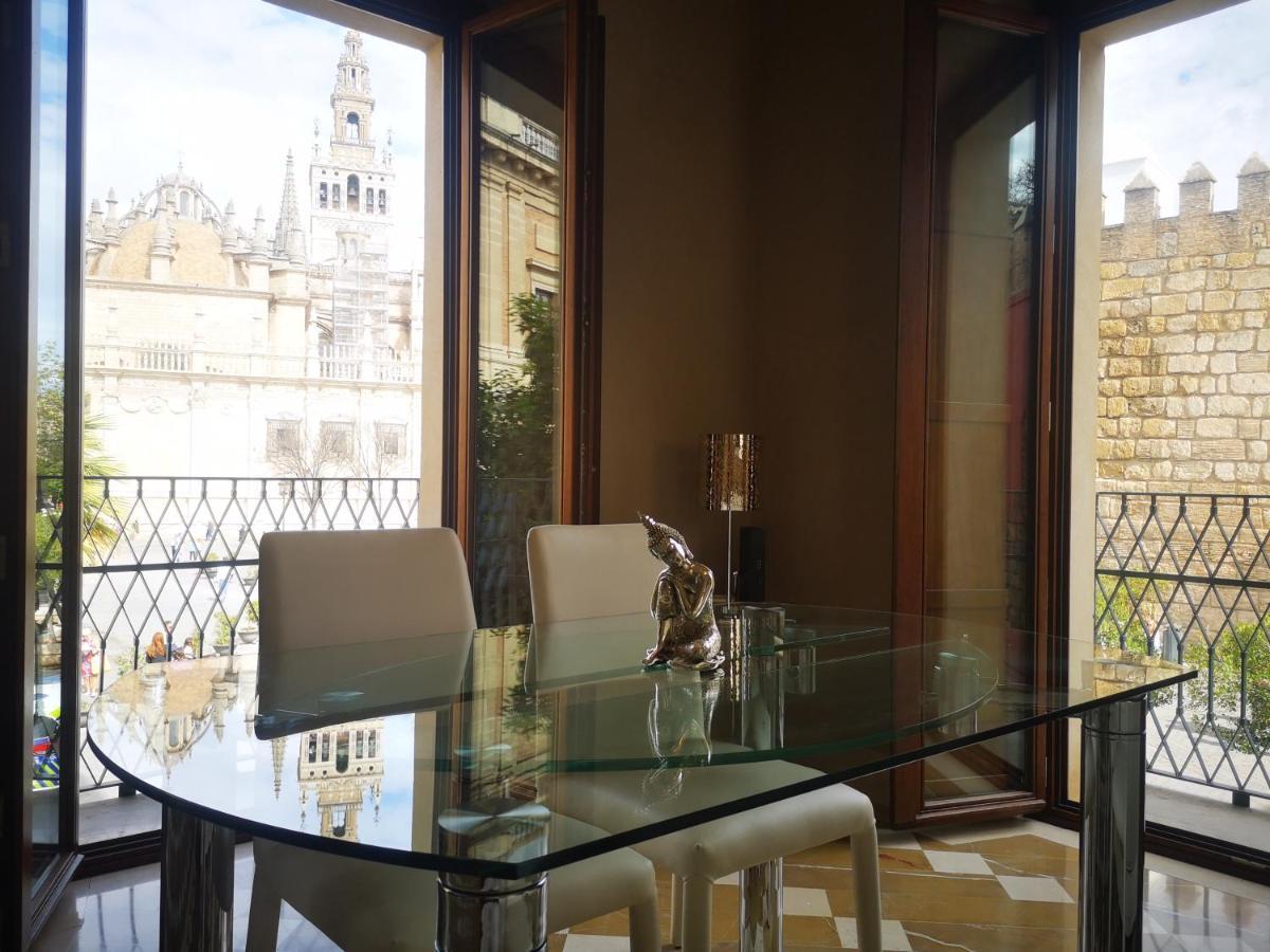 Luxury Apartment With Views To Alcazar, Cathedral And Giralda. เซบีญา ภายนอก รูปภาพ