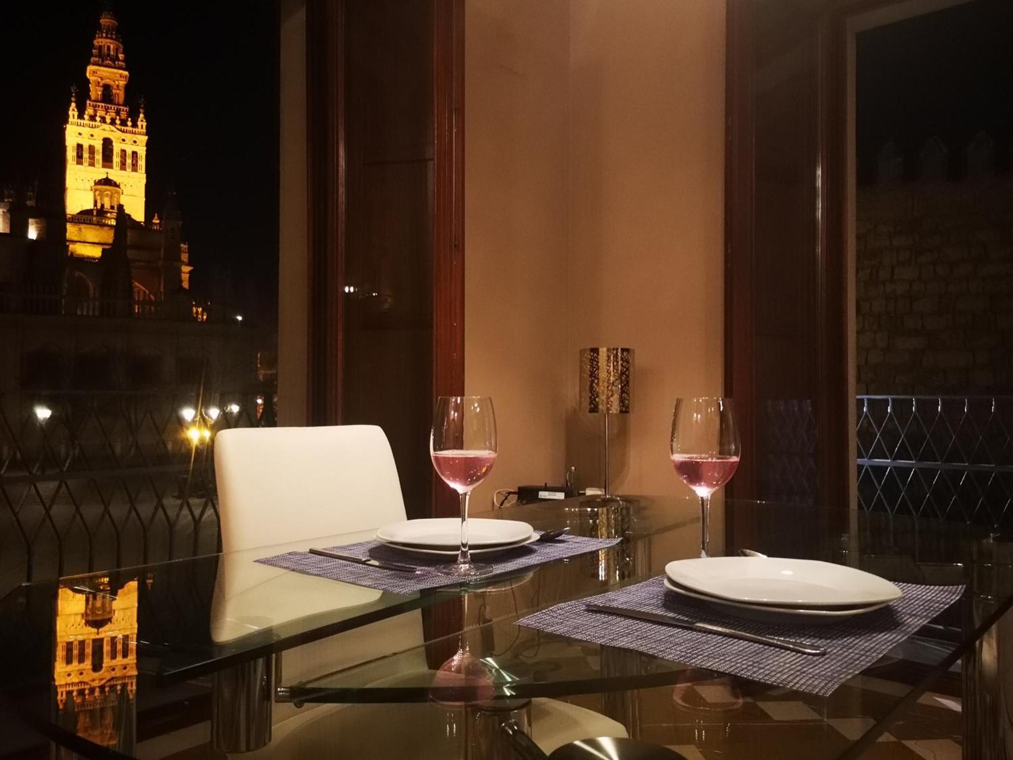 Luxury Apartment With Views To Alcazar, Cathedral And Giralda. เซบีญา ภายนอก รูปภาพ